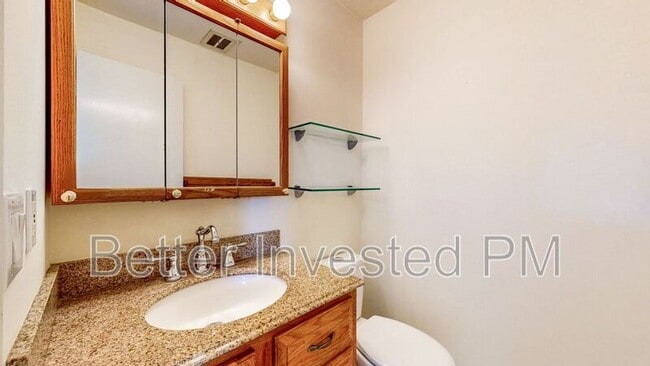 Building Photo - 848 Sprucewood Ct