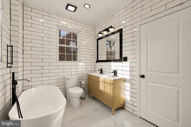 Building Photo - 3422 Pennsylvania Ave. SE