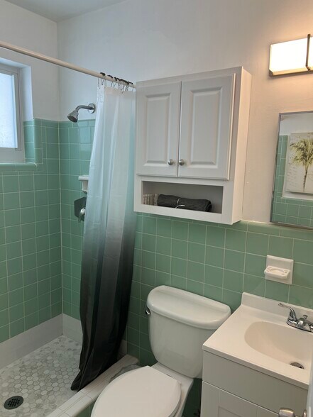 Bathroom - 3204 SE 7th St
