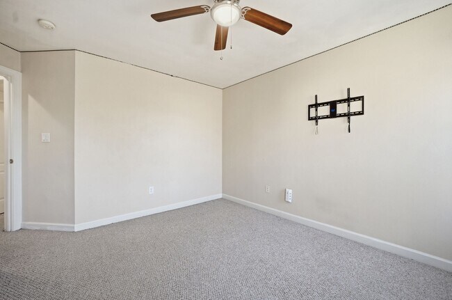 Building Photo - Quailshire Estates 4 Bed, 2.5 Bath Home in Chesapeake, VA