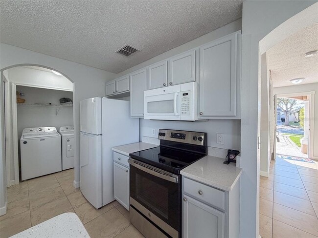 Building Photo - 1300 Carey Glen Cir