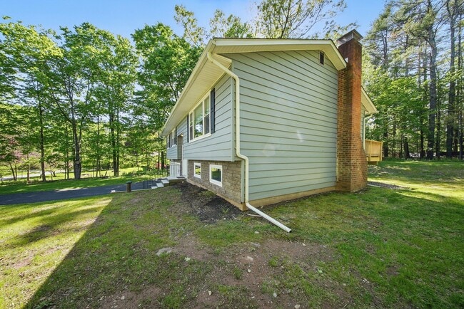 Building Photo - 30 Doe Rd