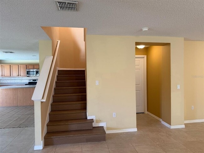 Building Photo - 256 Canna Dr