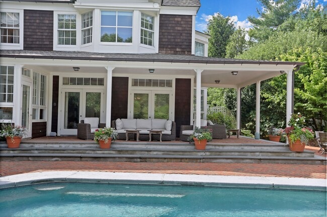 Building Photo - 556 Riversville Rd