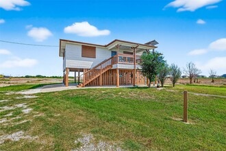 Building Photo - 920 4th St