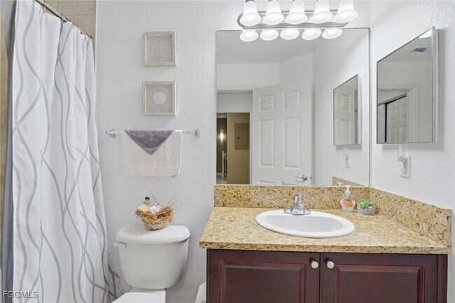 Building Photo - 8560 Violeta St