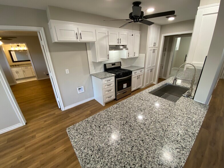 Building Photo - 3213 91st St