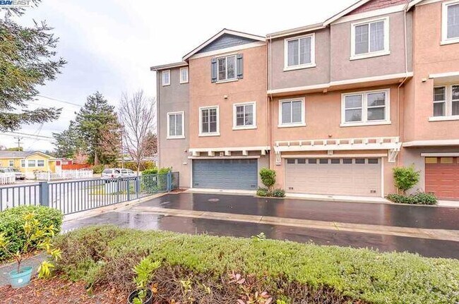 Building Photo - 37421 Glenbrook Ter