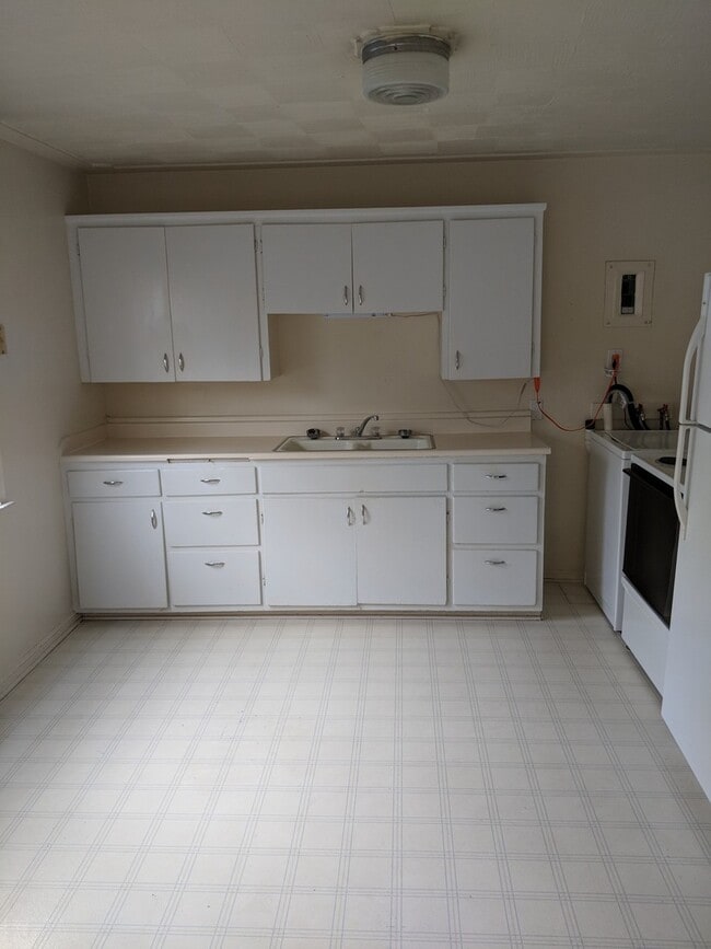 Building Photo - 1124 Edgar-A