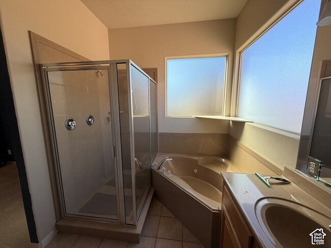 Building Photo - 2596 Hidden Canyon Dr