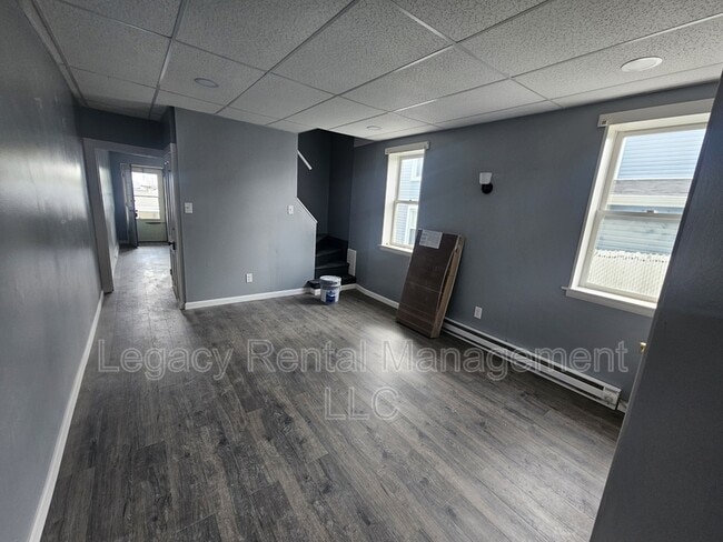 Building Photo - 620 Ridge St