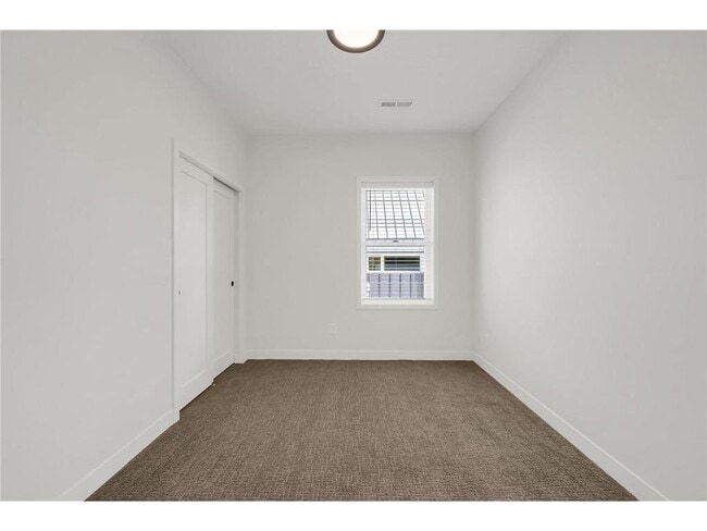 Building Photo - 5337 Drew Ave S
