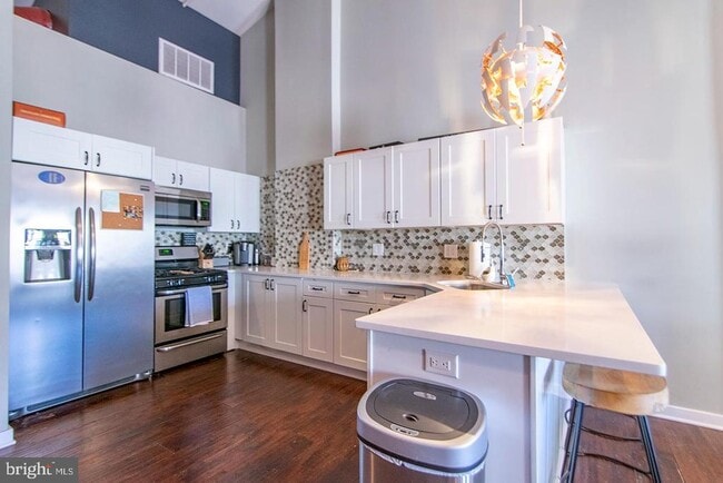 Building Photo - 19 N 3rd St