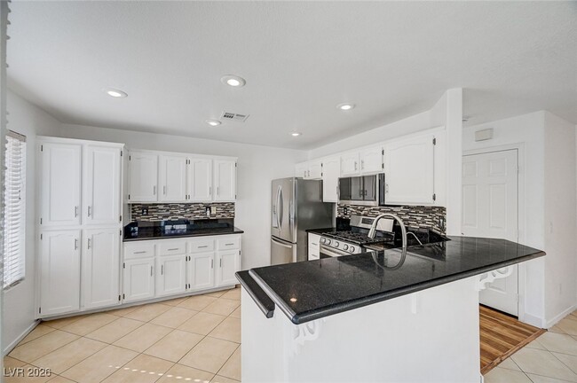 Building Photo - 2403 Rue De Versailles