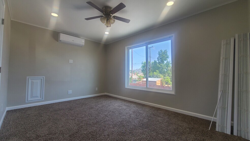 Building Photo - 3704 E Bond Ave