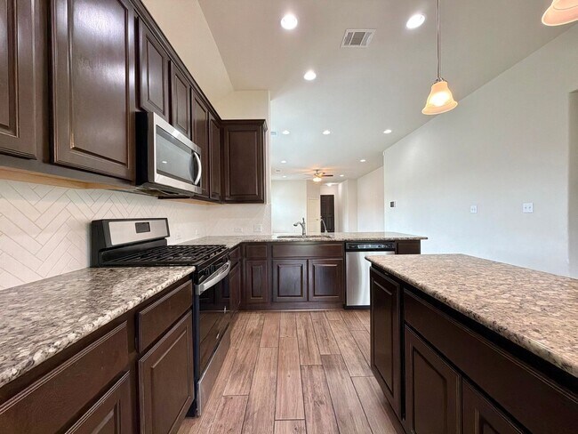 Building Photo - 877 Centerra Hills Cir