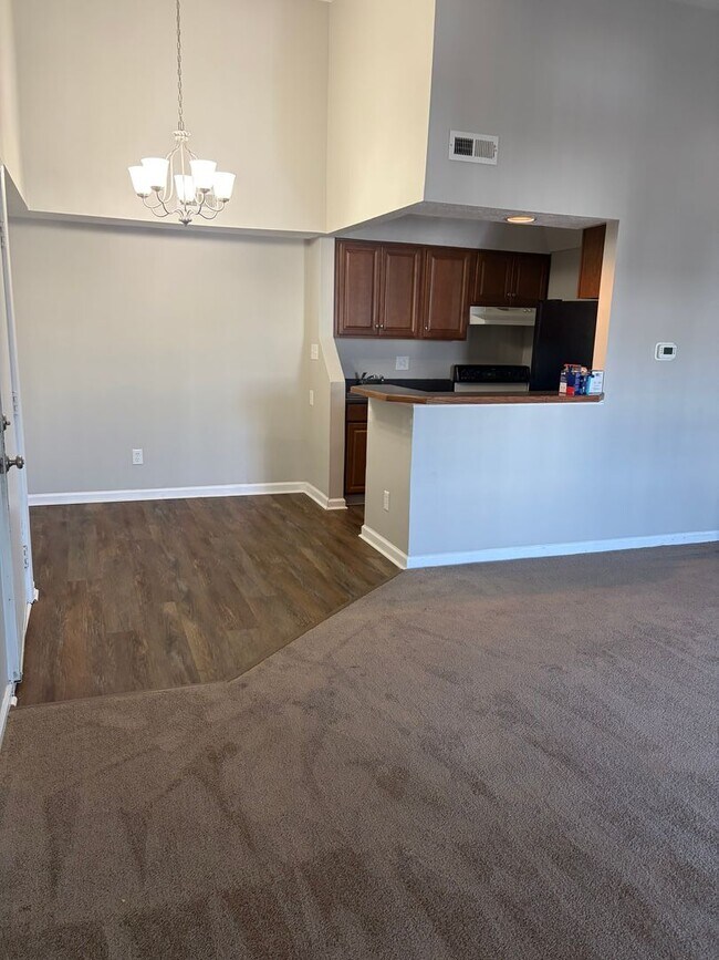 Building Photo - Hampton Club Gated Community