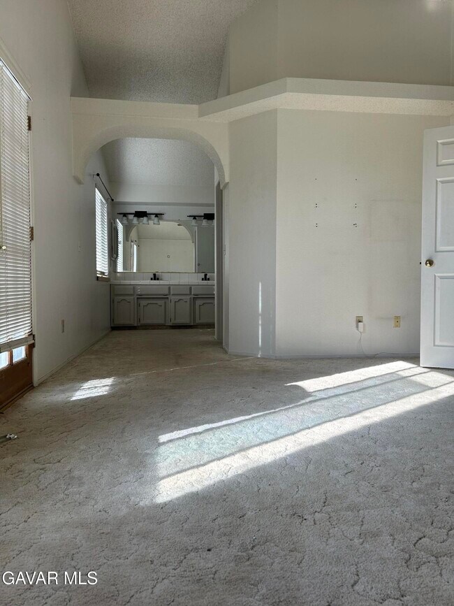 Building Photo - 21109 Windsong St