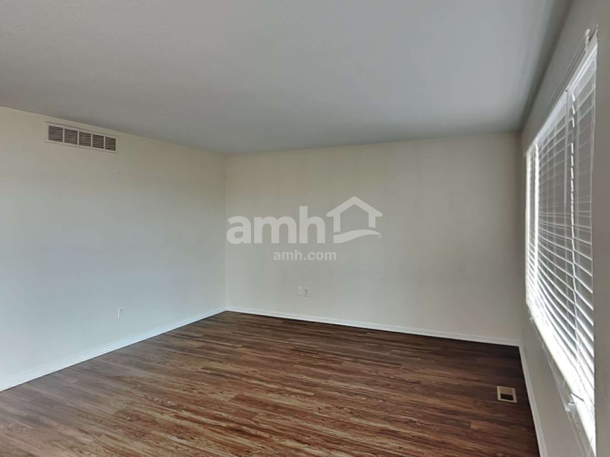 Building Photo - 9752 E 112th Dr