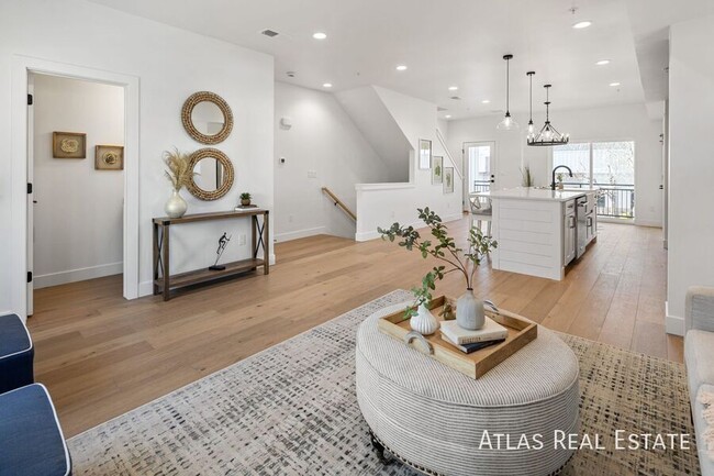 Building Photo - 4519 Tabor St