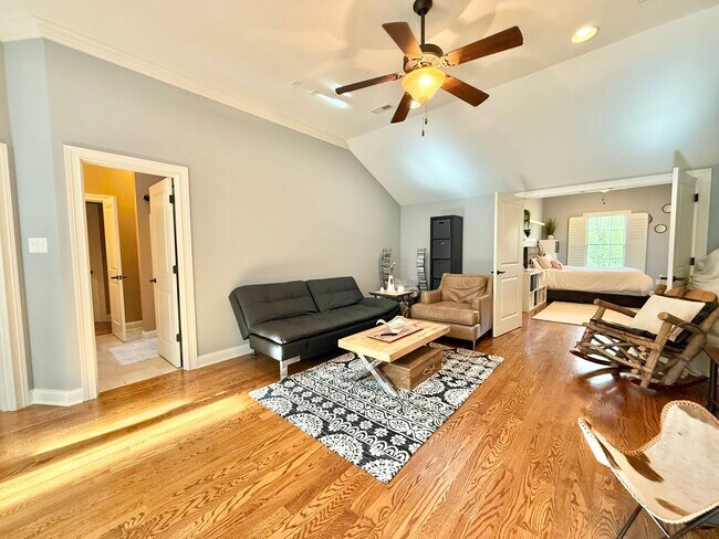 Building Photo - 465 Chapel Grove Ln