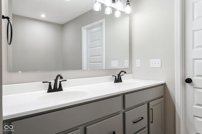 Building Photo - 335 Atlas Dr