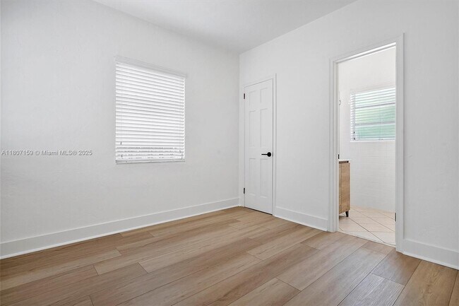 Building Photo - 500 92nd St