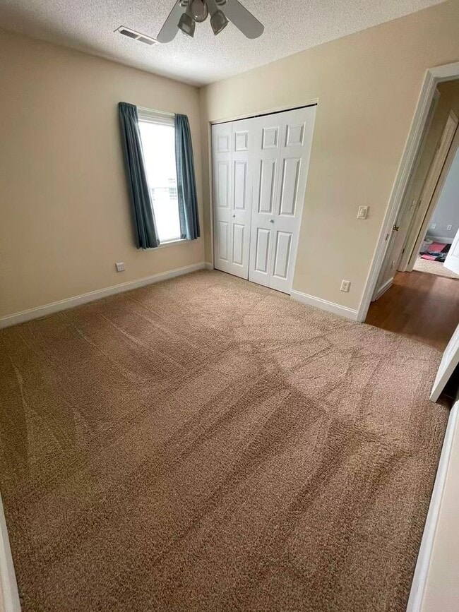 Building Photo - 10024 Birch Pl