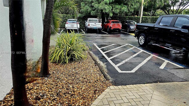 Building Photo - 2150 SW 16th Ave