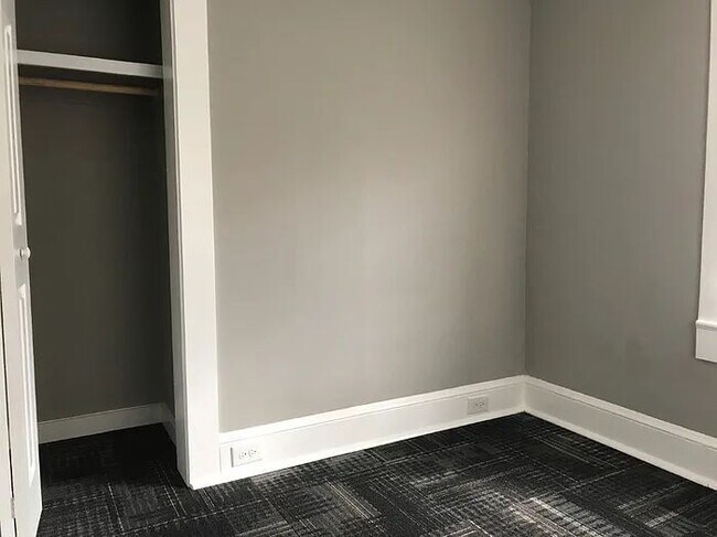 Building Photo - 18 Courtney St