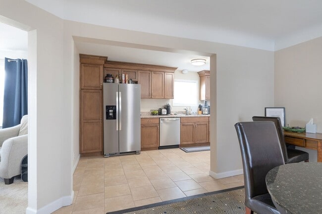 Building Photo - PRICE REDUCED !!!!.Must see to appreciate,...