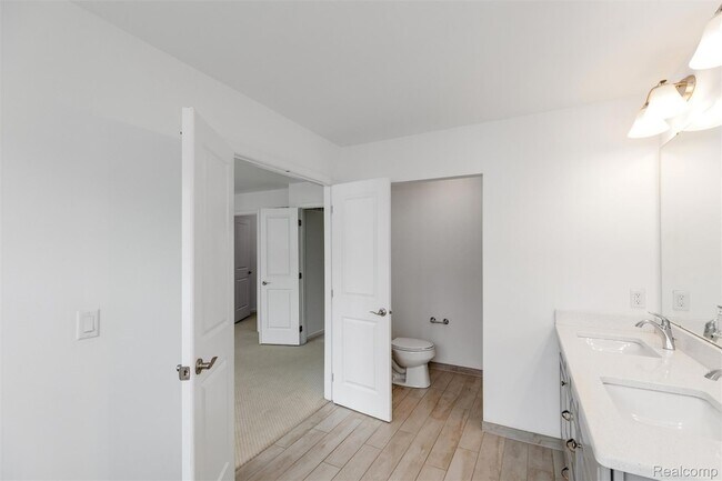 Building Photo - 2769 Ashcombe Dr.