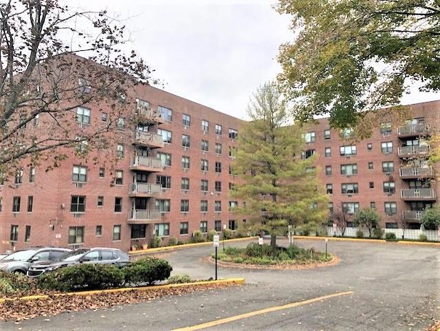 Building Photo - 77 Carpenter Ave