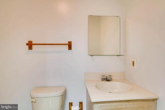 Building Photo - 3 Meadow Run Ct