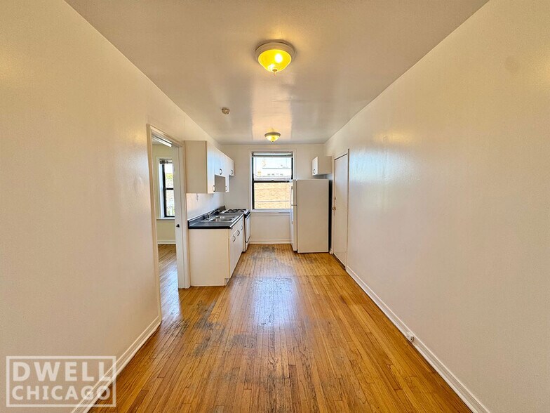 Building Photo - 2331 N Spaulding Ave