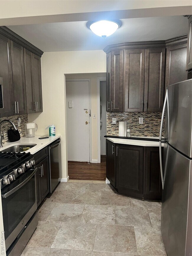 Building Photo - 239 N Middletown Rd