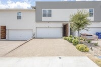 Building Photo - 9912 Kaspar Dr