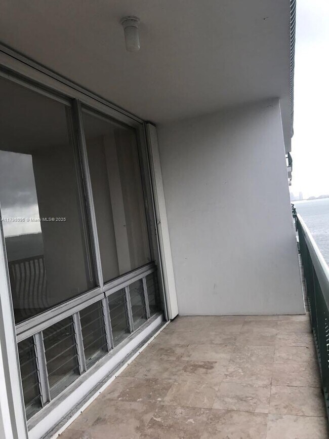 Building Photo - 1408 Brickell Bay Dr