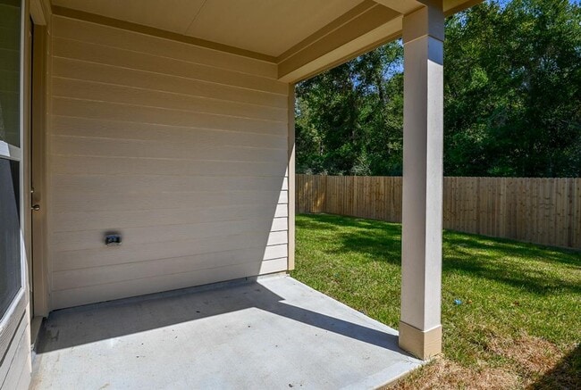 Building Photo - 27638 Mesabe Dr