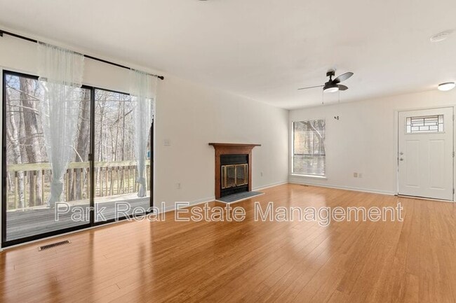 Building Photo - 222 Poplar St