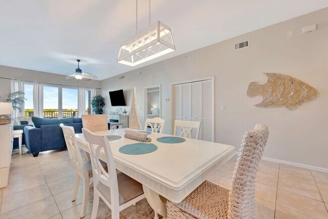 Building Photo - 530 S Gulfview Blvd