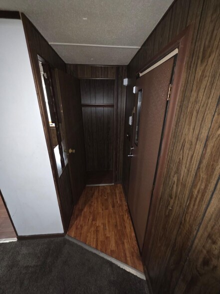 Building Photo - 4736 Ellsworth Ln