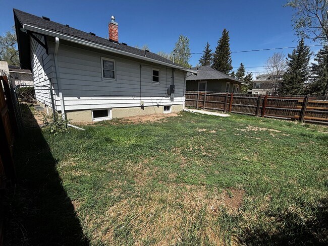 Building Photo - 1117 W 31st St