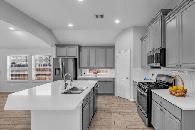Building Photo - 16838 Ellicott Rock Dr