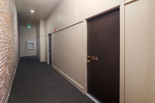 Building Photo - 75 South Main St