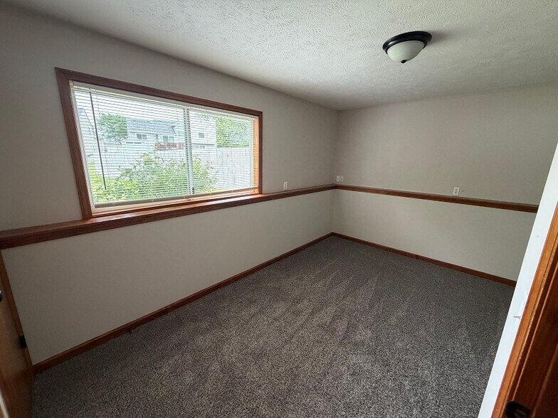 Building Photo - 4541 Brookmeadow Ct SE