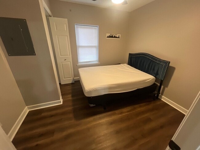 Building Photo - Beautiful 1 Bed, 1 Bath Located in Historic Germantown w/ Flexible Lease Terms!