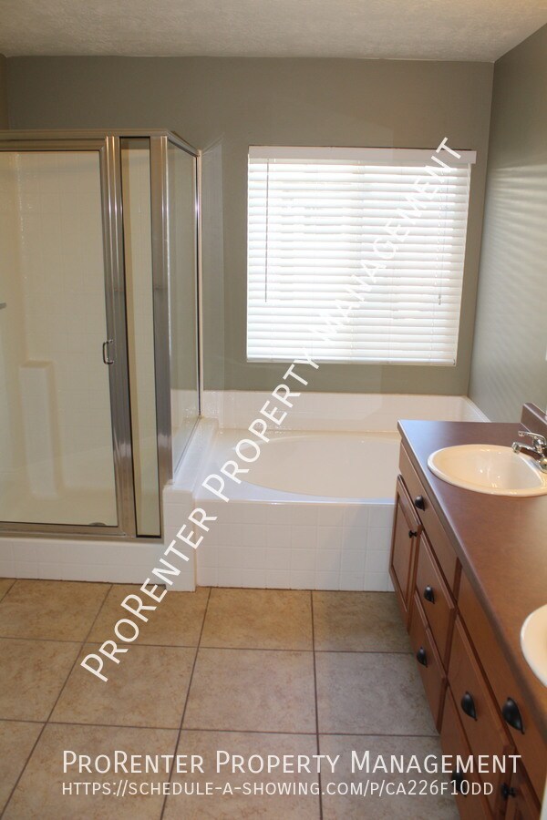 Building Photo - 1412 E 6125 S