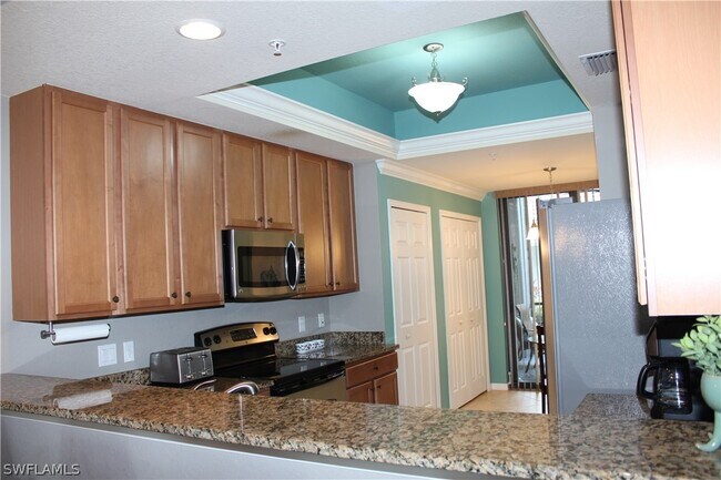 Building Photo - 10044 Siesta Bay Dr