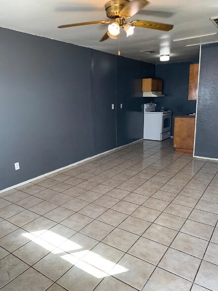 Building Photo - 102 San Diego St